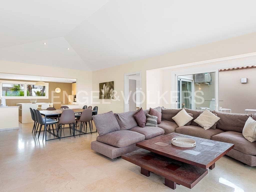 Chalet de 6 habitaciones en Palm-Mar en venta con piscina garaje - 1.290.000 € (Ref: 9249228)