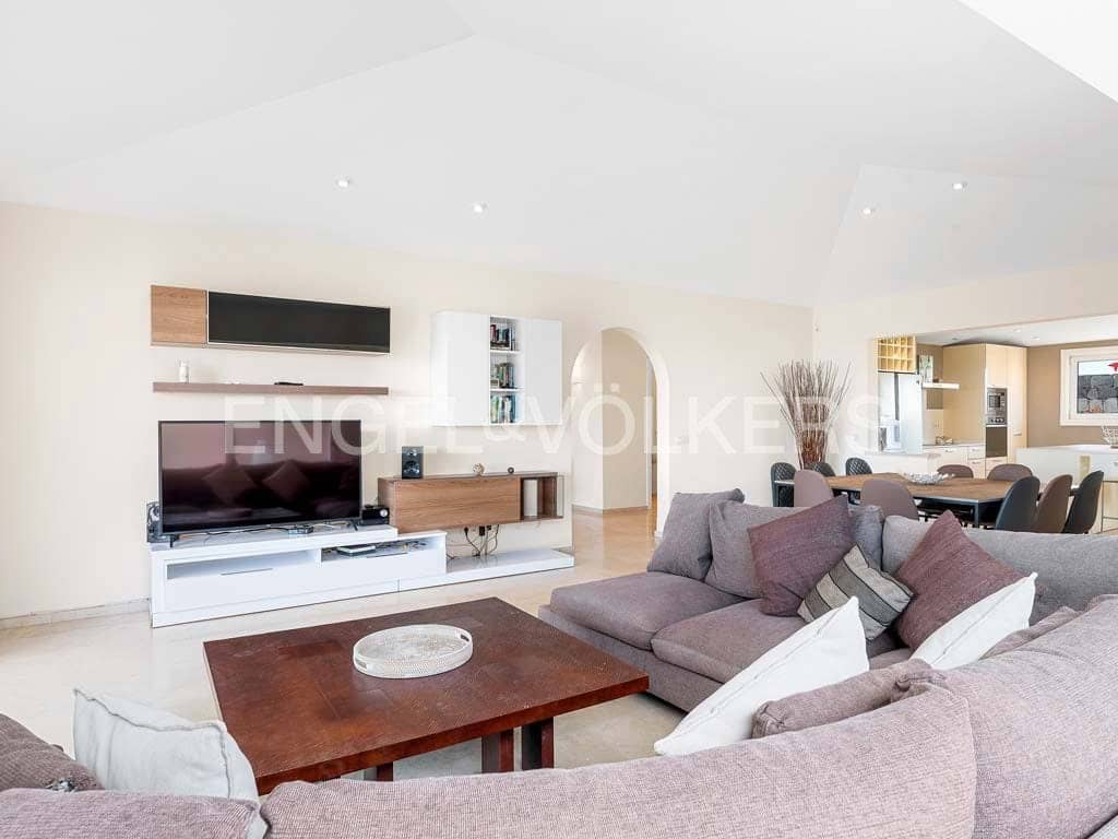 Chalet de 6 habitaciones en Palm-Mar en venta con piscina garaje - 1.290.000 € (Ref: 9249228)