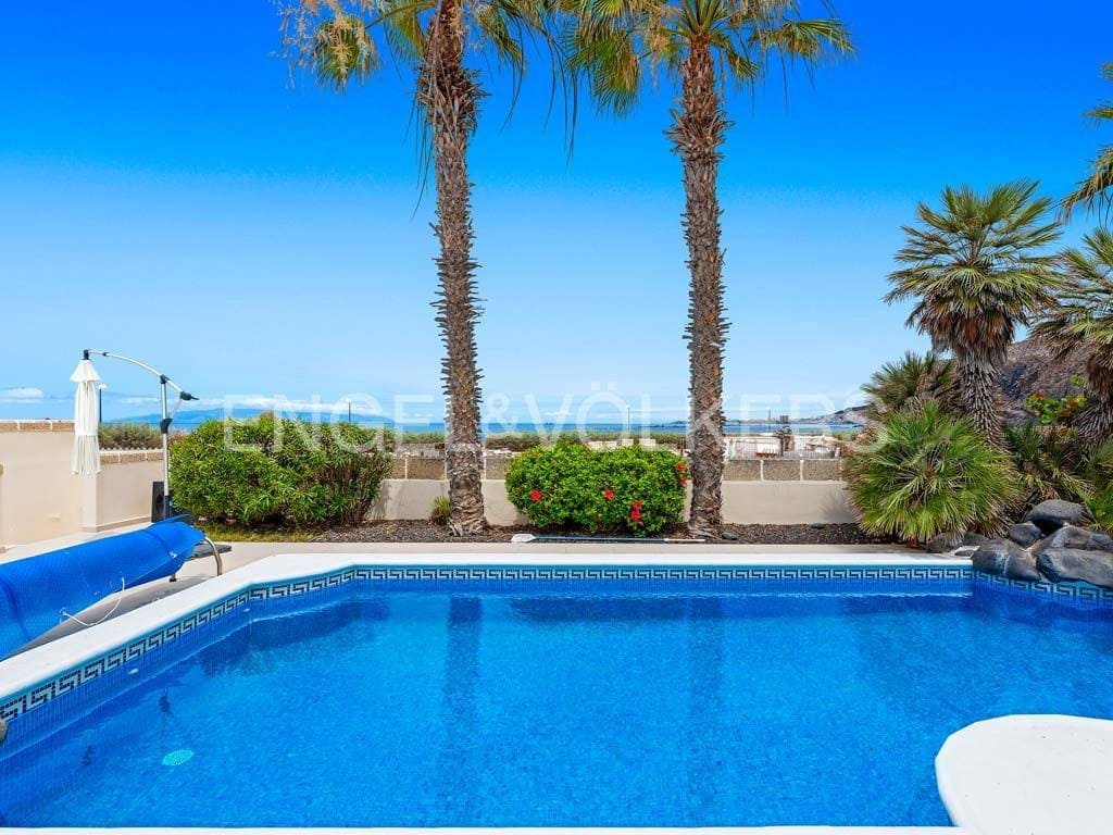 Chalet de 6 habitaciones en Palm-Mar en venta con piscina garaje - 1.290.000 € (Ref: 9249228)