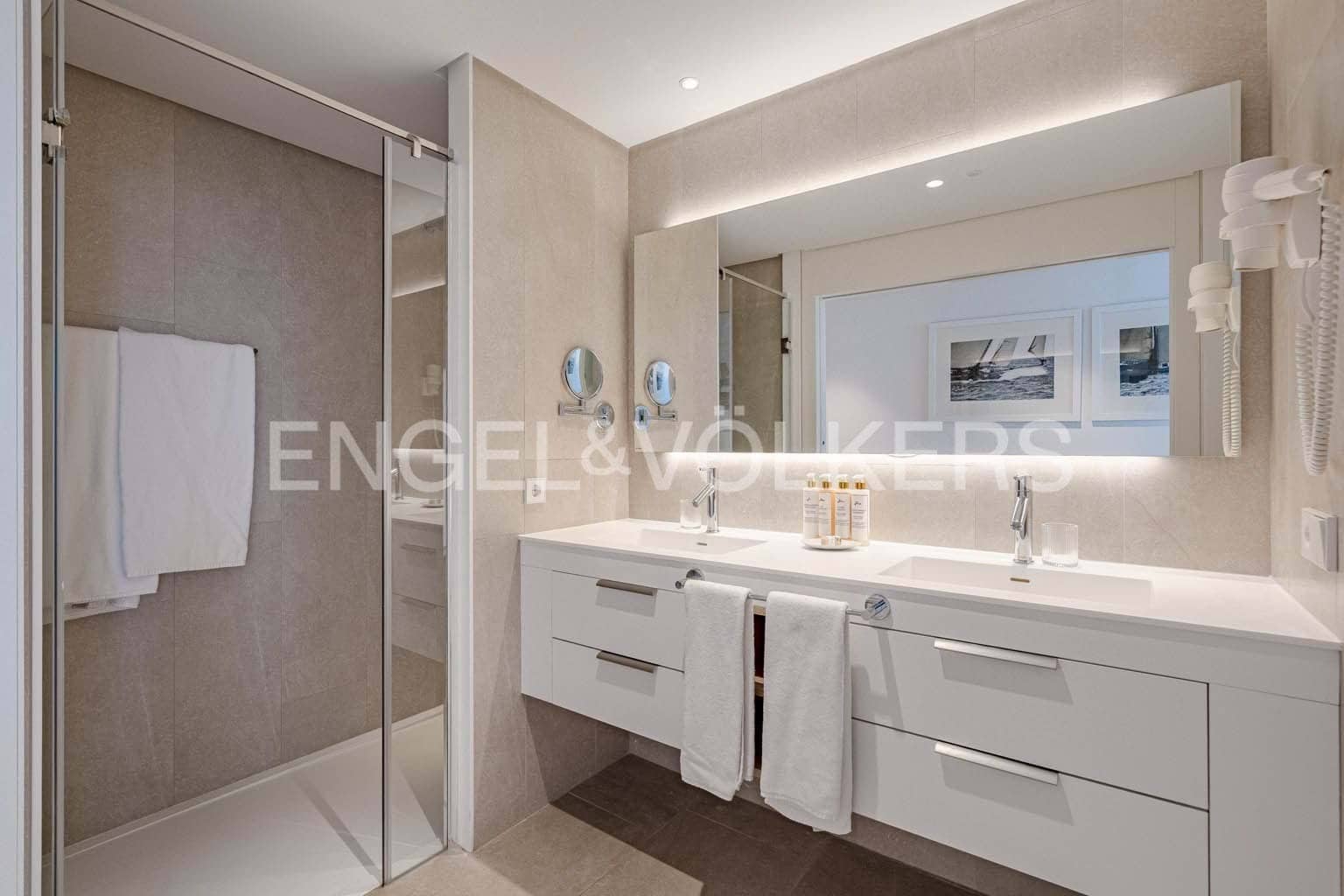 3 bedroom Apartment for sale in Guia de Isora with pool garage - € 1,727,860 (Ref: 9263350)