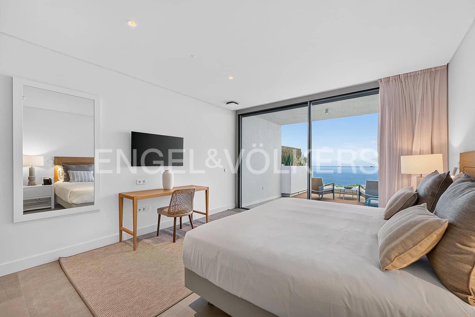 3 bedroom Apartment for sale in Guia de Isora with pool garage - € 1,949,000 (Ref: 9263350)
