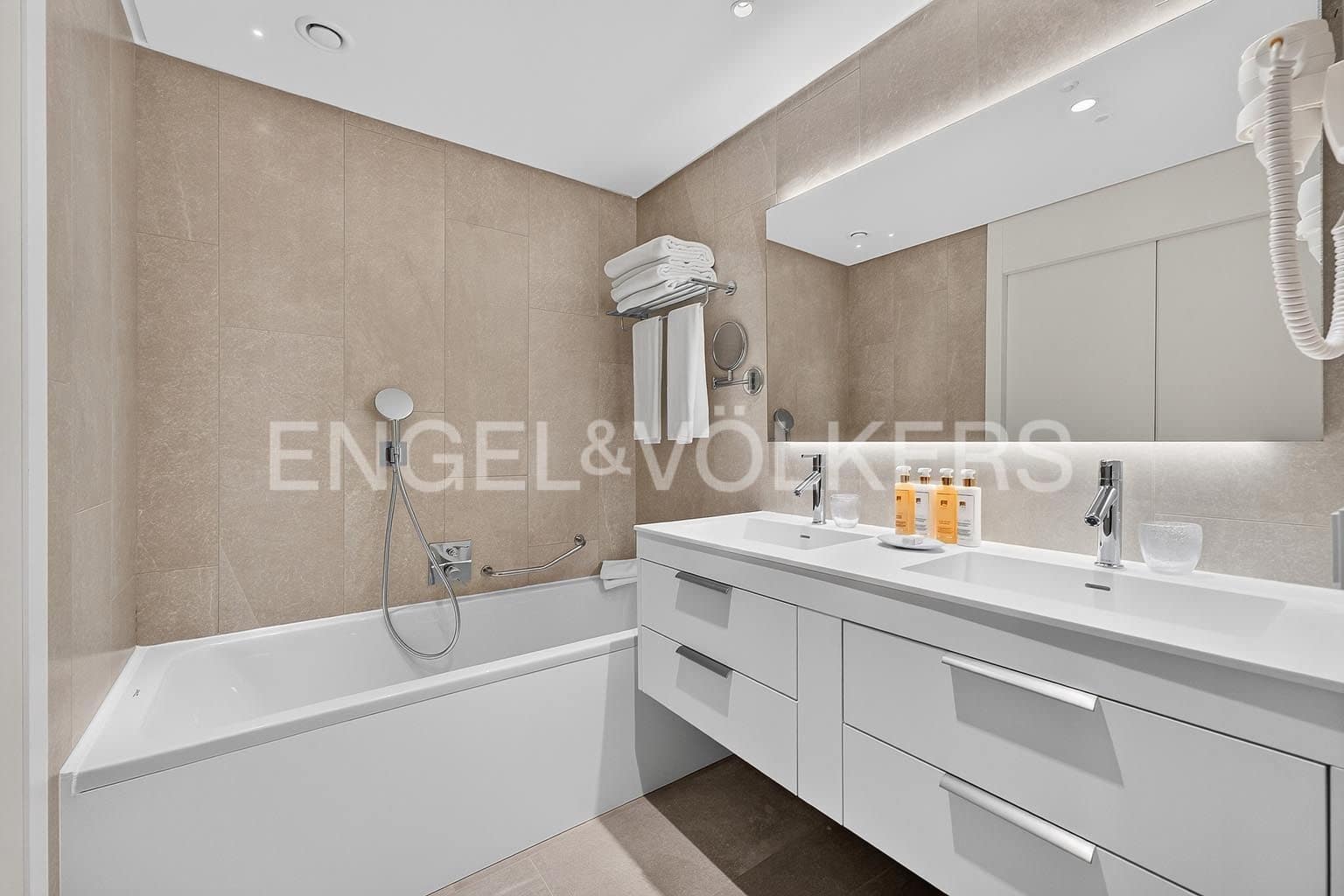 3 bedroom Apartment for sale in Guia de Isora with pool garage - € 1,949,000 (Ref: 9263350)
