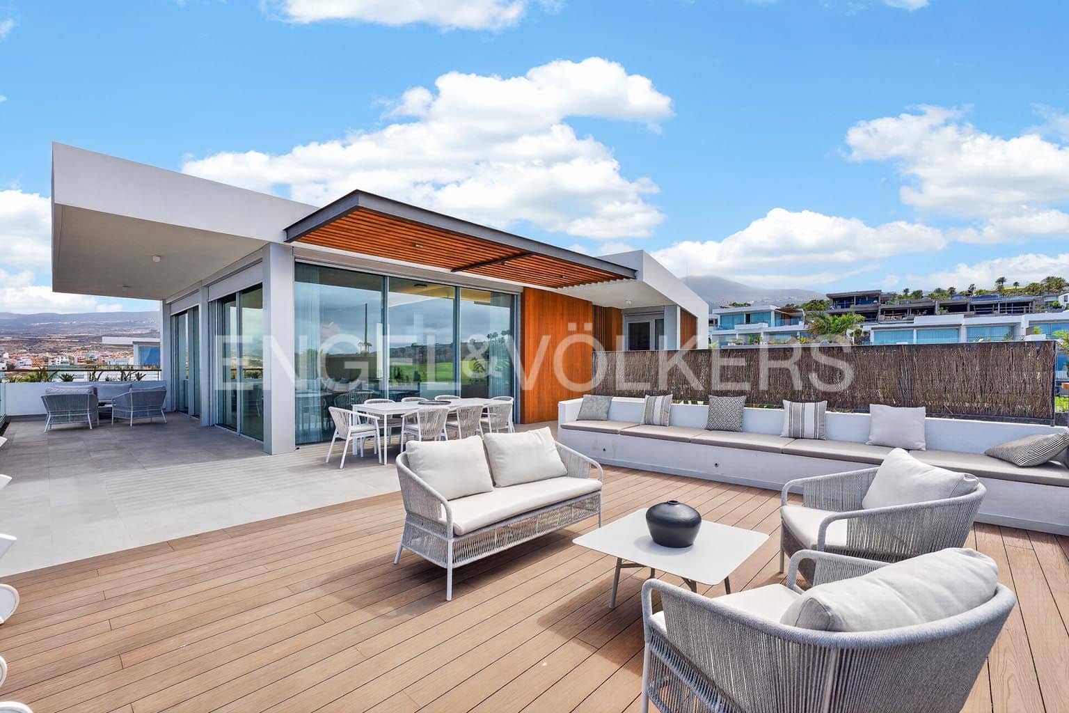 3 bedroom Apartment for sale in Guia de Isora with pool garage - € 1,949,000 (Ref: 9263350)