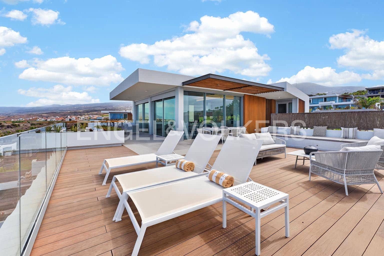 3 bedroom Apartment for sale in Guia de Isora with pool garage - € 1,949,000 (Ref: 9263350)