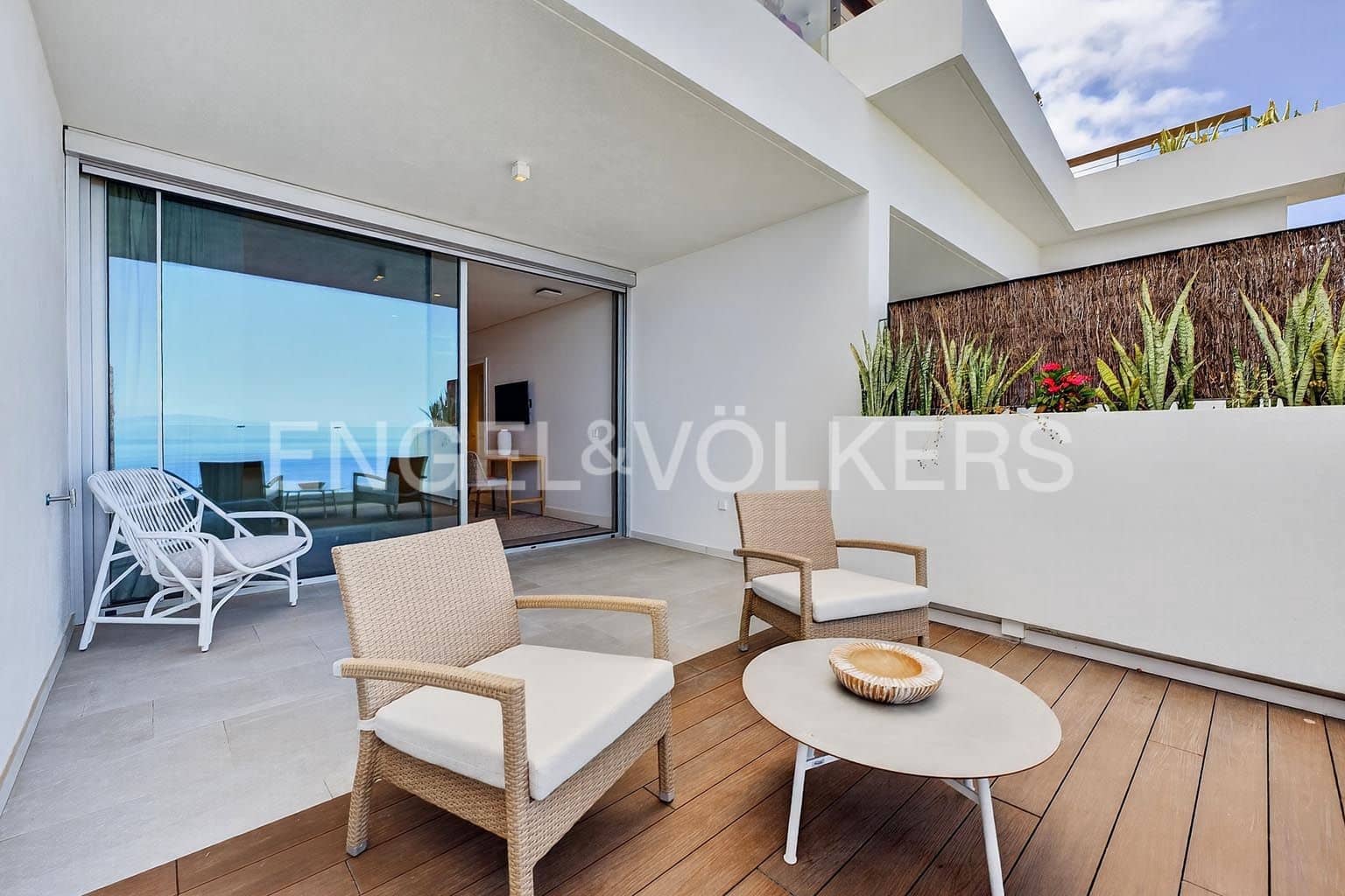 3 bedroom Apartment for sale in Guia de Isora with pool garage - € 1,949,000 (Ref: 9263350)