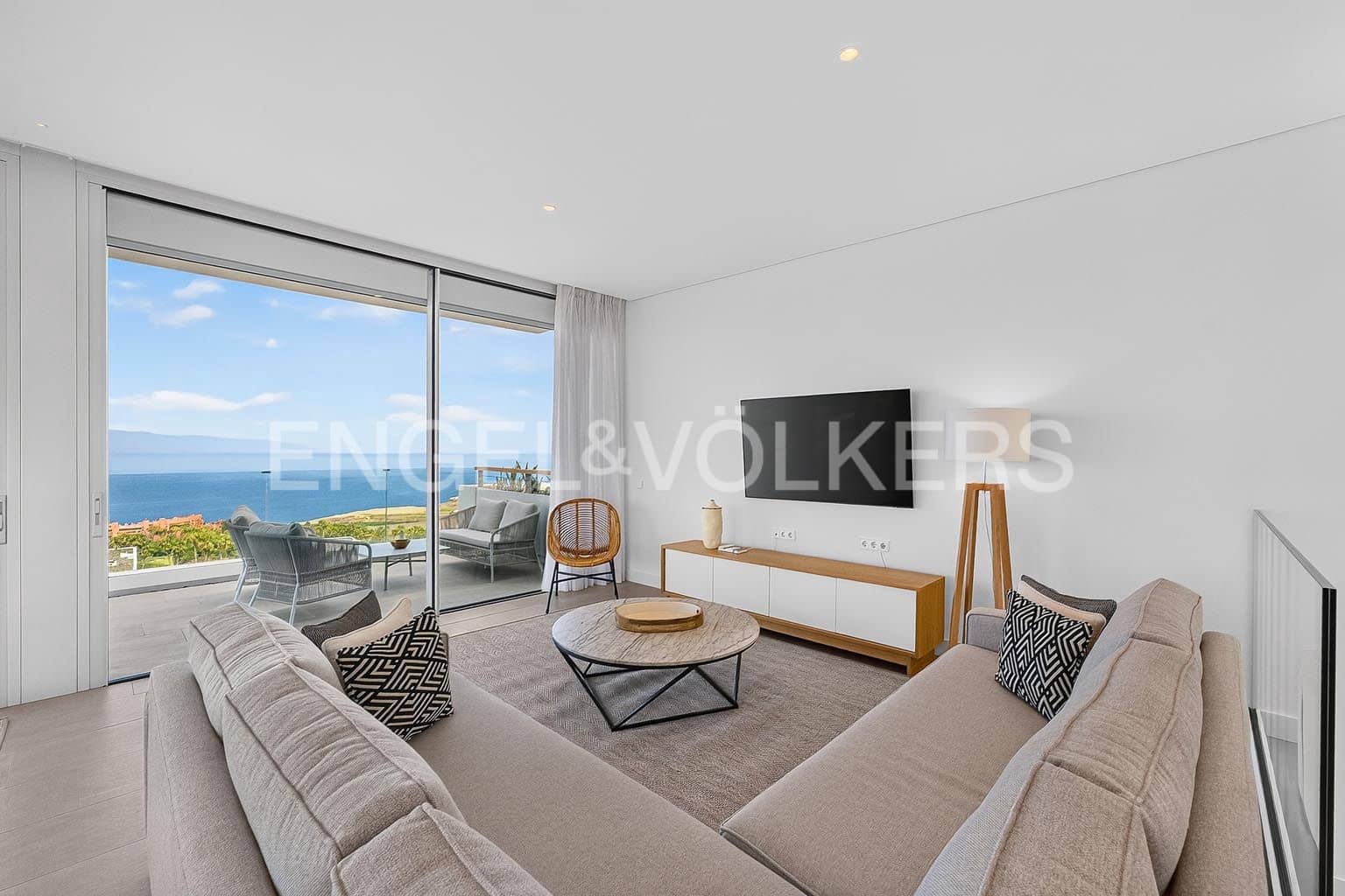 3 bedroom Apartment for sale in Guia de Isora with pool garage - € 1,949,000 (Ref: 9263350)
