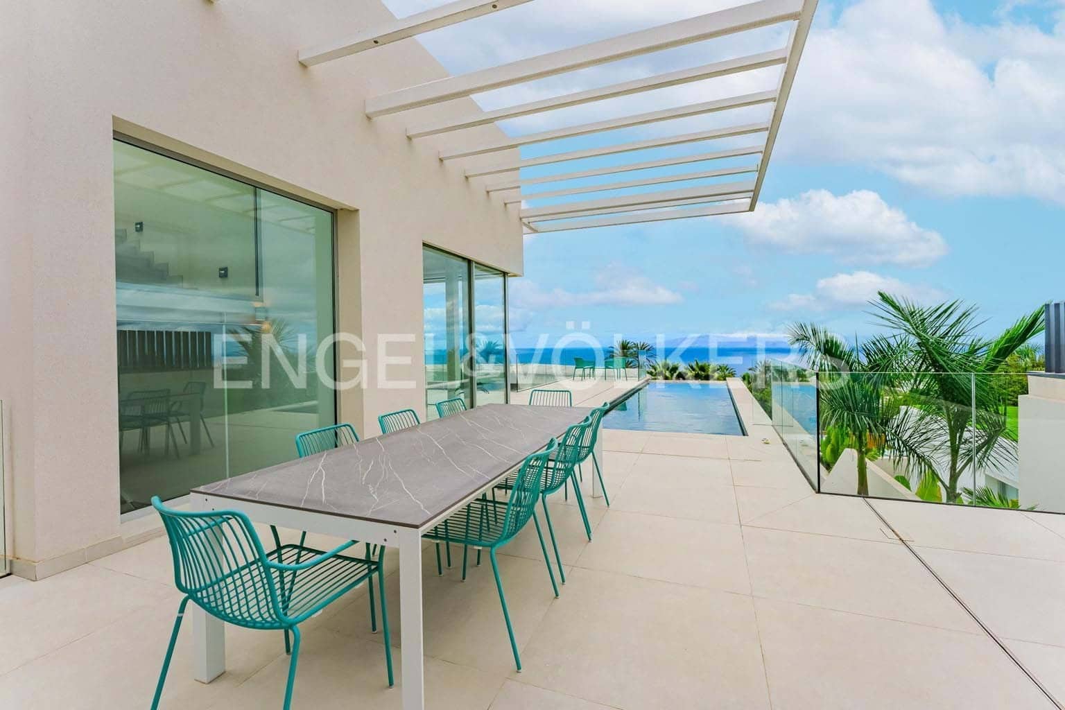 4 makuuhuone Huvila myytävänä paikassa Guia de Isora mukana uima-altaan 
autotalli - 4 900 000 € (Ref: 9274682)