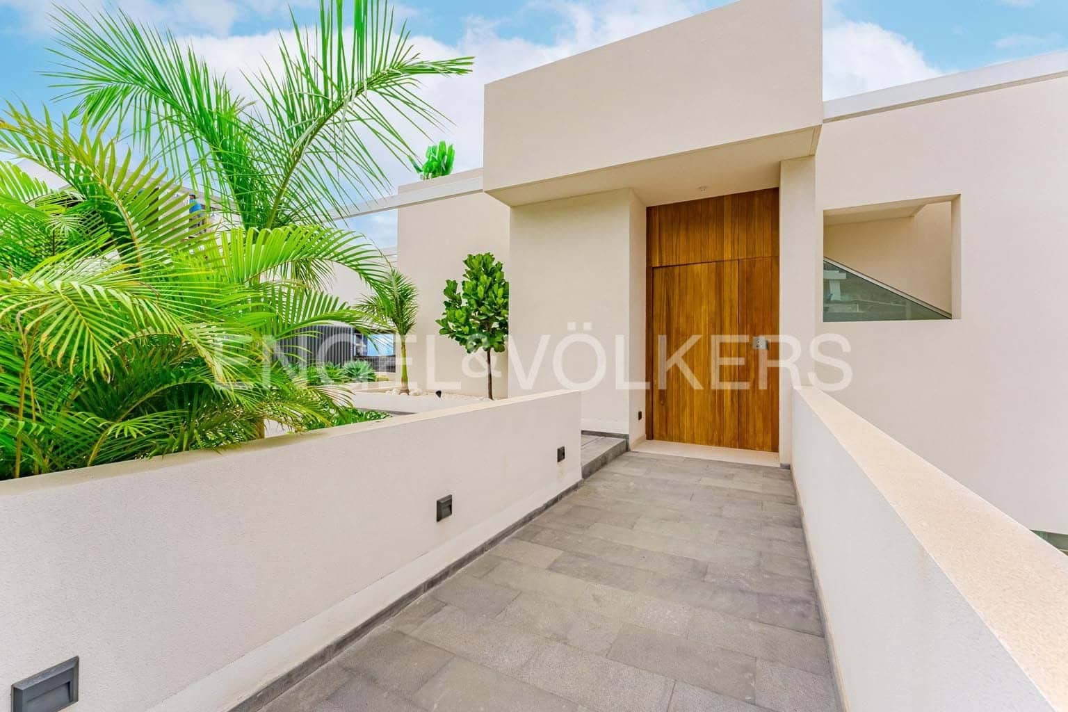 4 makuuhuone Huvila myytävänä paikassa Guia de Isora mukana uima-altaan 
autotalli - 4 900 000 € (Ref: 9274682)