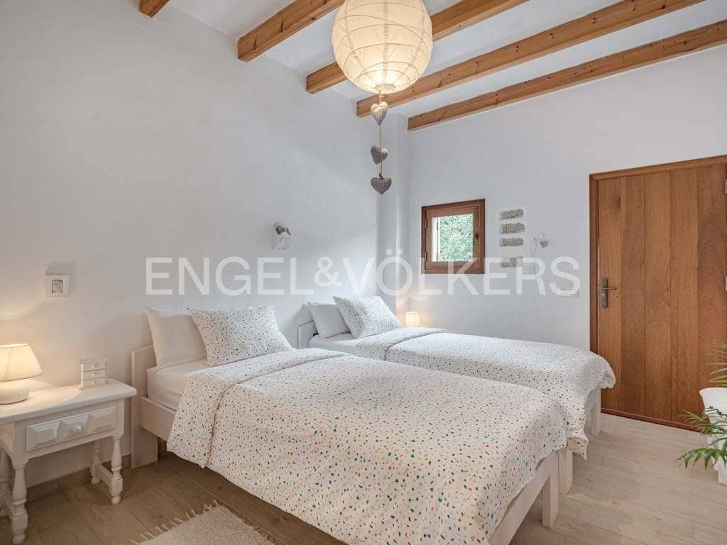 7 sypialnia Willa na sprzedaż w Guia de Isora z basenem - 975 000 € (Ref: 9282613)