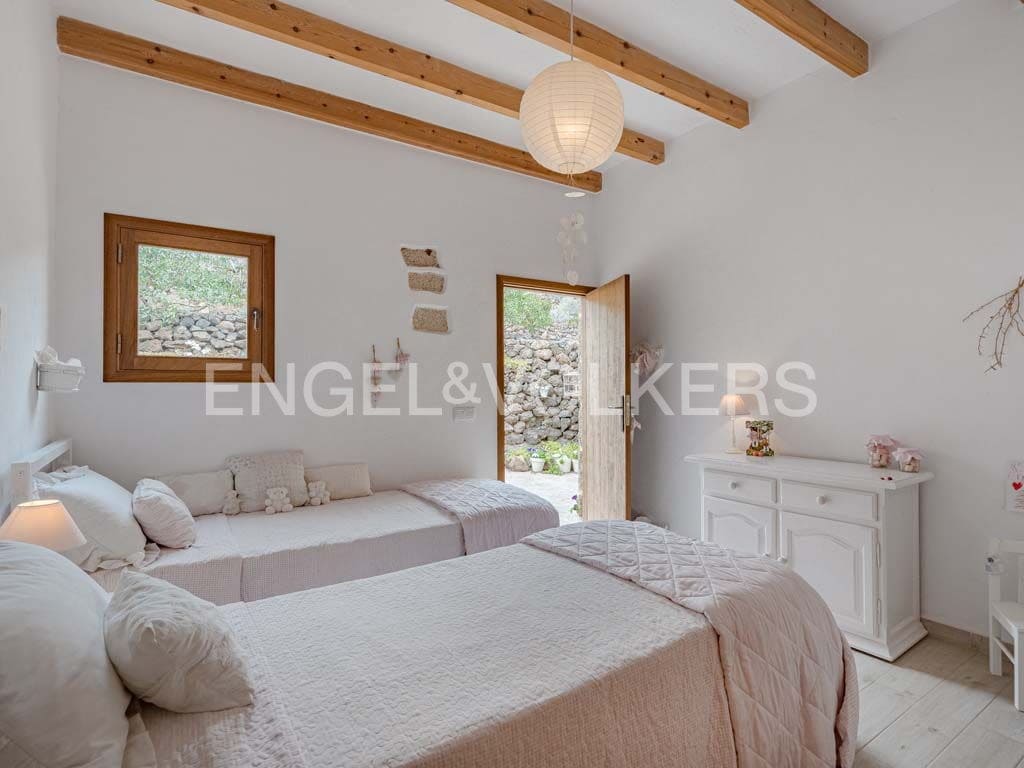 7 sypialnia Willa na sprzedaż w Guia de Isora z basenem - 975 000 € (Ref: 9282613)