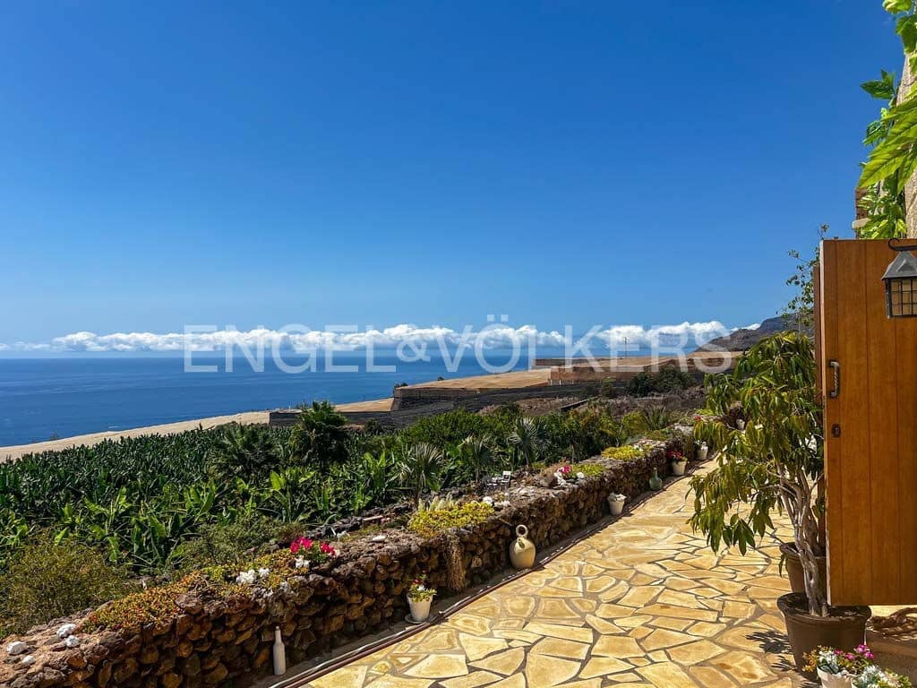 7 sypialnia Willa na sprzedaż w Guia de Isora z basenem - 975 000 € (Ref: 9282613)