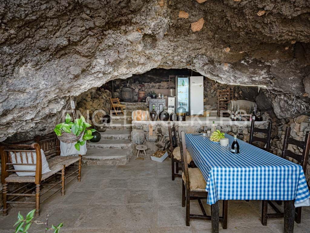 7 sypialnia Willa na sprzedaż w Guia de Isora z basenem - 975 000 € (Ref: 9282613)