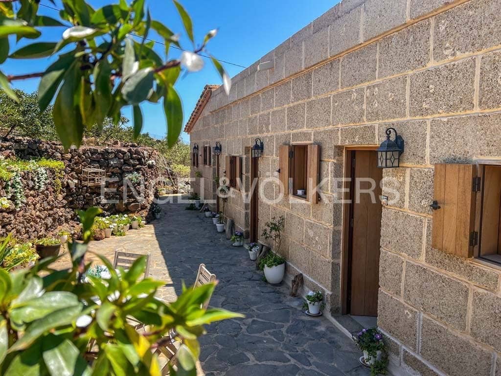 7 sypialnia Willa na sprzedaż w Guia de Isora z basenem - 975 000 € (Ref: 9282613)