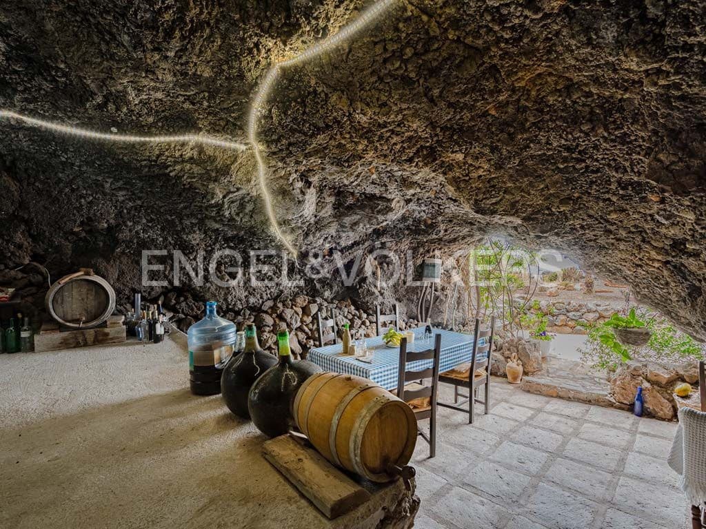 7 sypialnia Willa na sprzedaż w Guia de Isora z basenem - 975 000 € (Ref: 9282613)