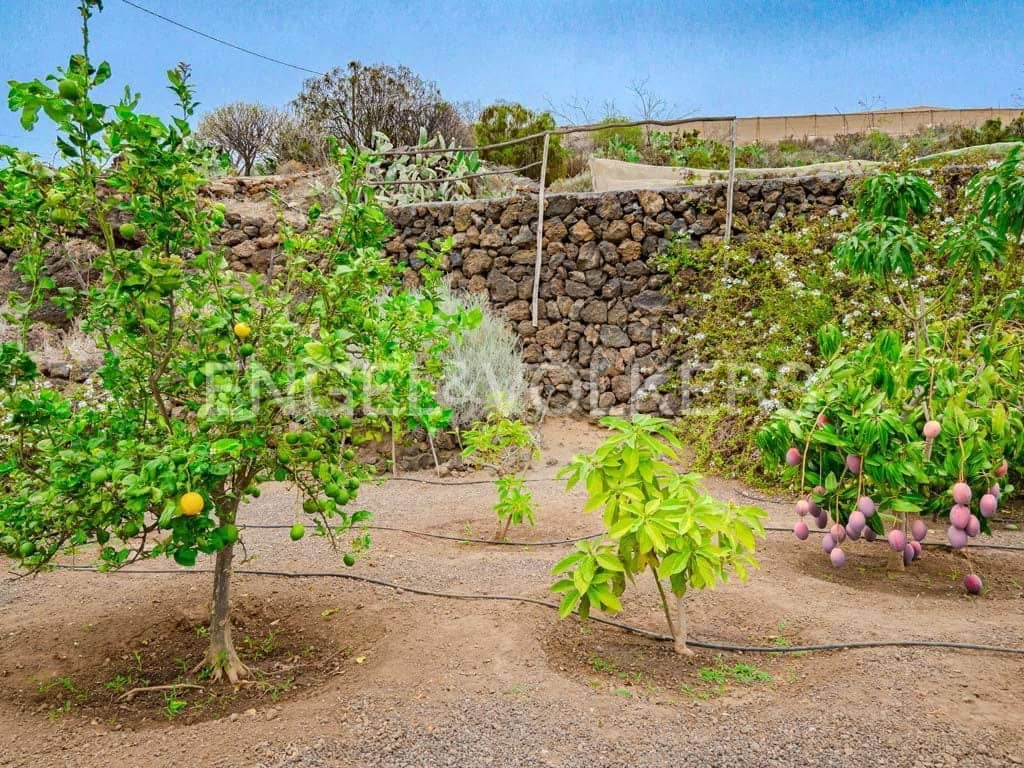 7 sypialnia Willa na sprzedaż w Guia de Isora z basenem - 975 000 € (Ref: 9282613)