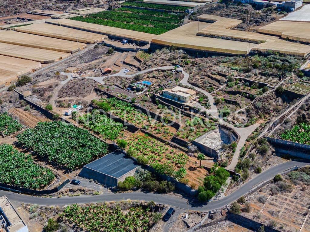 7 sypialnia Willa na sprzedaż w Guia de Isora z basenem - 975 000 € (Ref: 9282613)