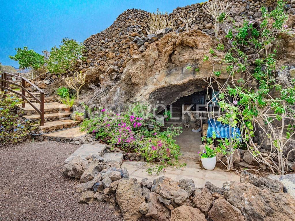 7 sypialnia Willa na sprzedaż w Guia de Isora z basenem - 975 000 € (Ref: 9282613)