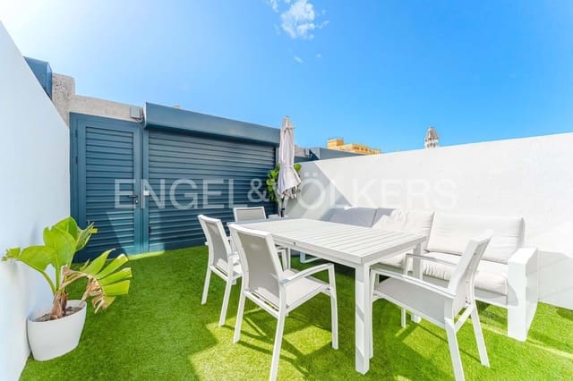 3 soverom Villa til salgs i El Medano, Granadilla de Abona med svømmebasseng - € 550 000 (Ref: 9288418)