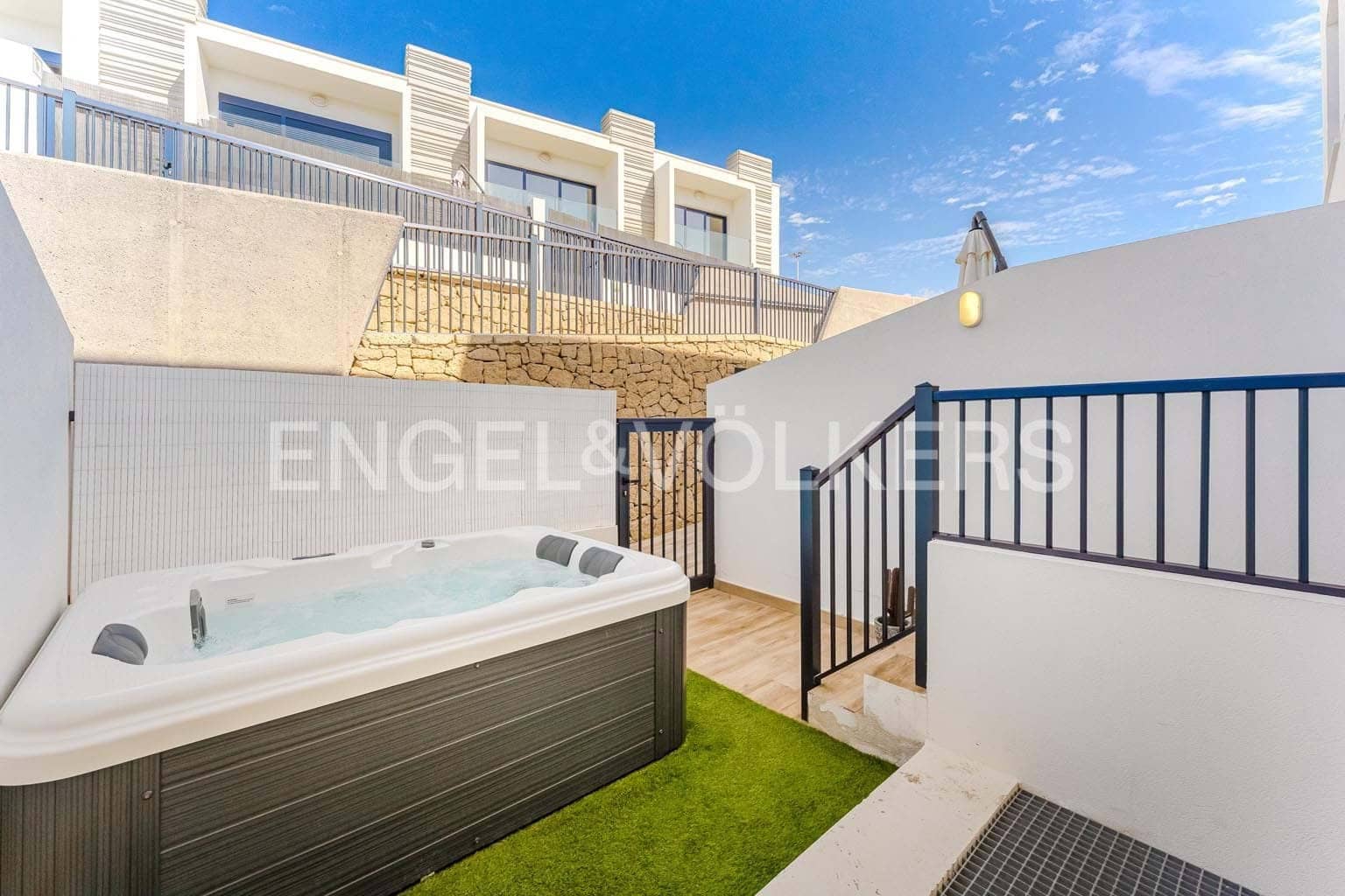 3 soverom Villa til salgs i El Medano med svømmebasseng - € 550 000 (Ref: 9288418)