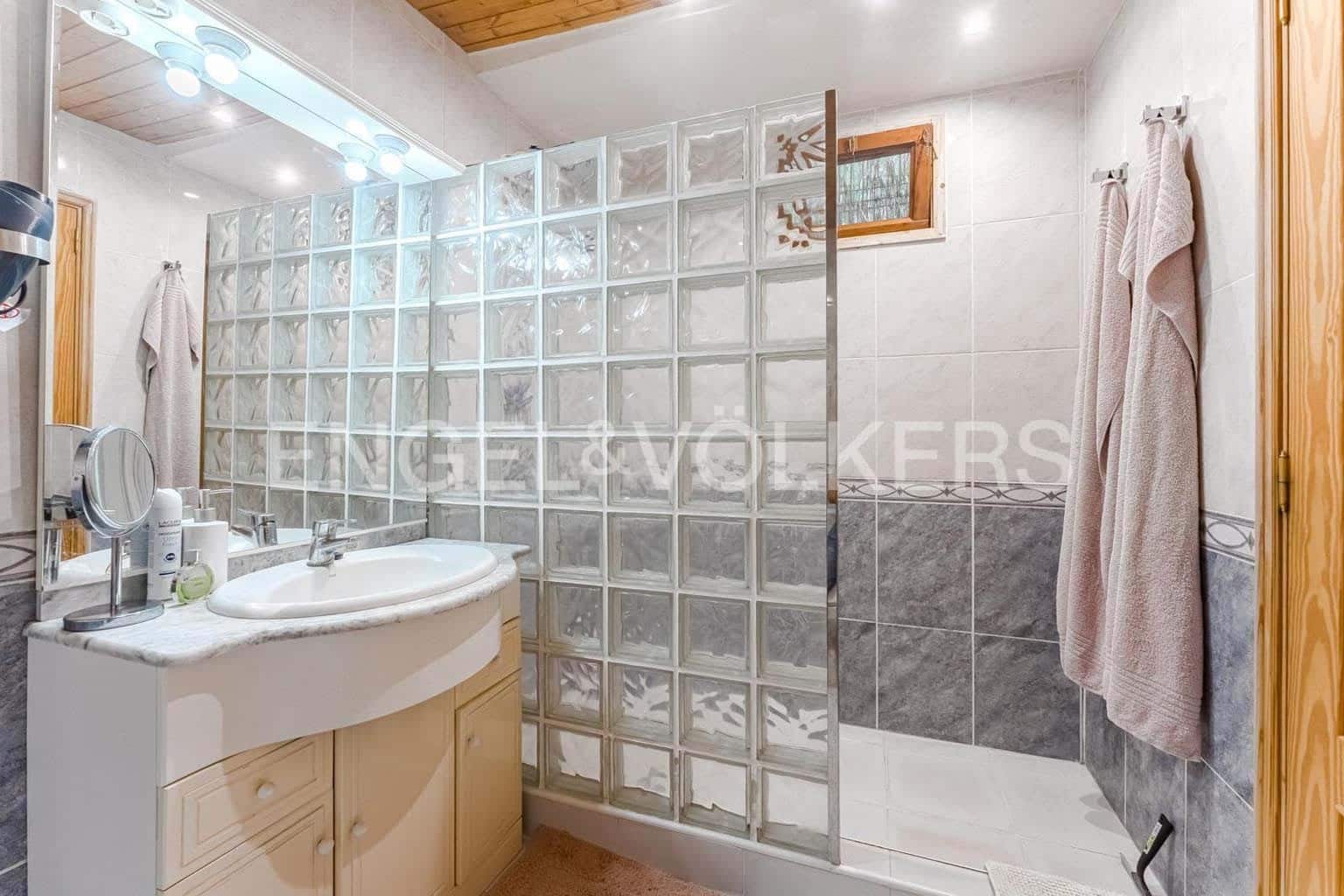 3 quarto Moradia para venda em Granadilla de Abona com piscina - 389 000 € (Ref: 9301540)