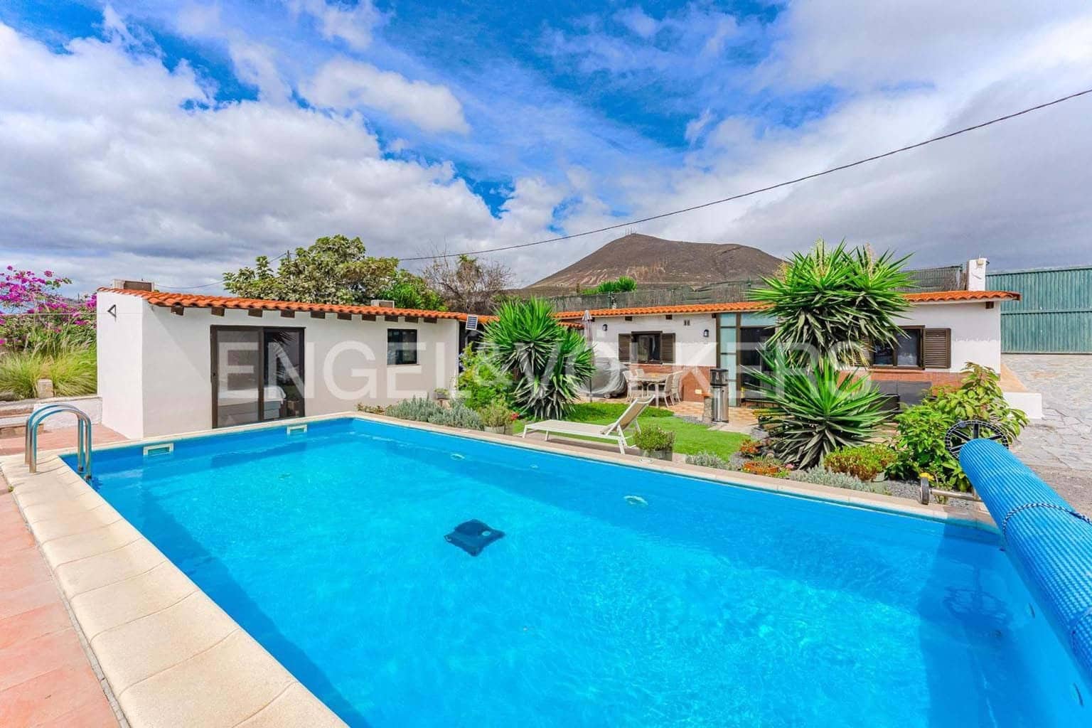 3 quarto Moradia para venda em Granadilla de Abona com piscina - 389 000 € (Ref: 9301540)