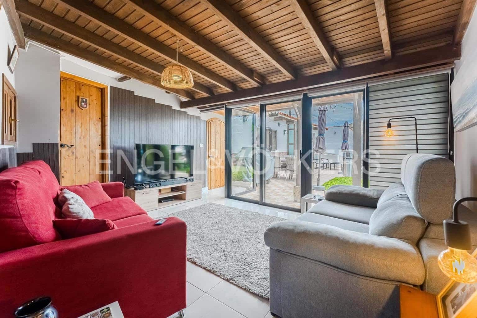 3 quarto Moradia para venda em Granadilla de Abona com piscina - 389 000 € (Ref: 9301540)