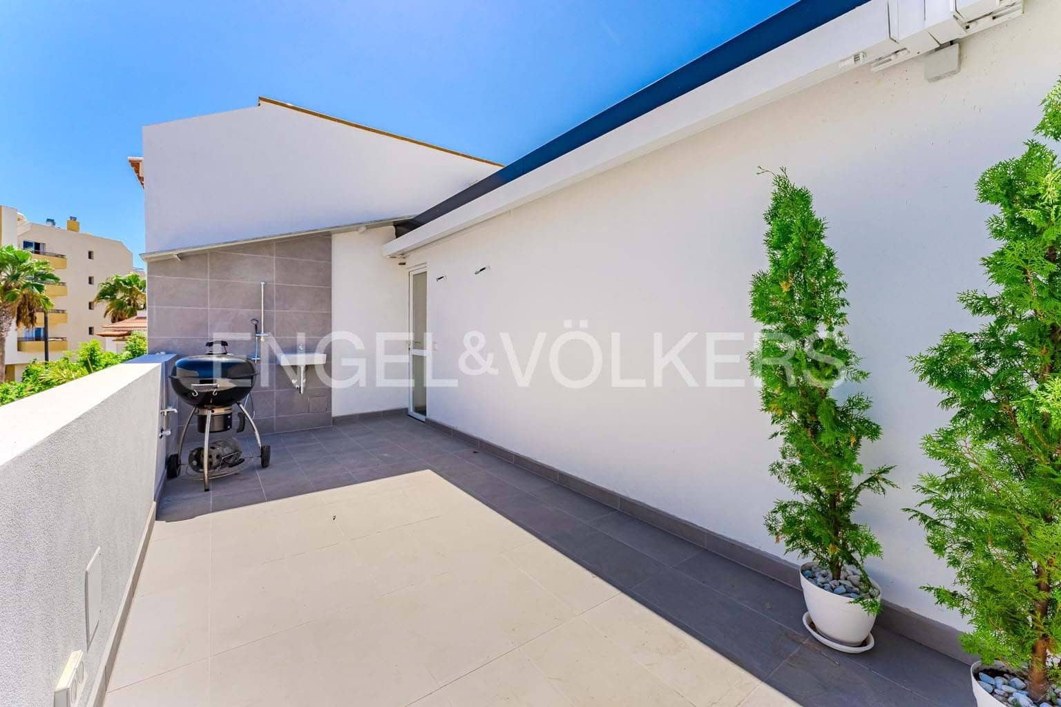 4 soveværelse Villa til salg i La Caleta - € 1.880.000 (Ref: 9301541)