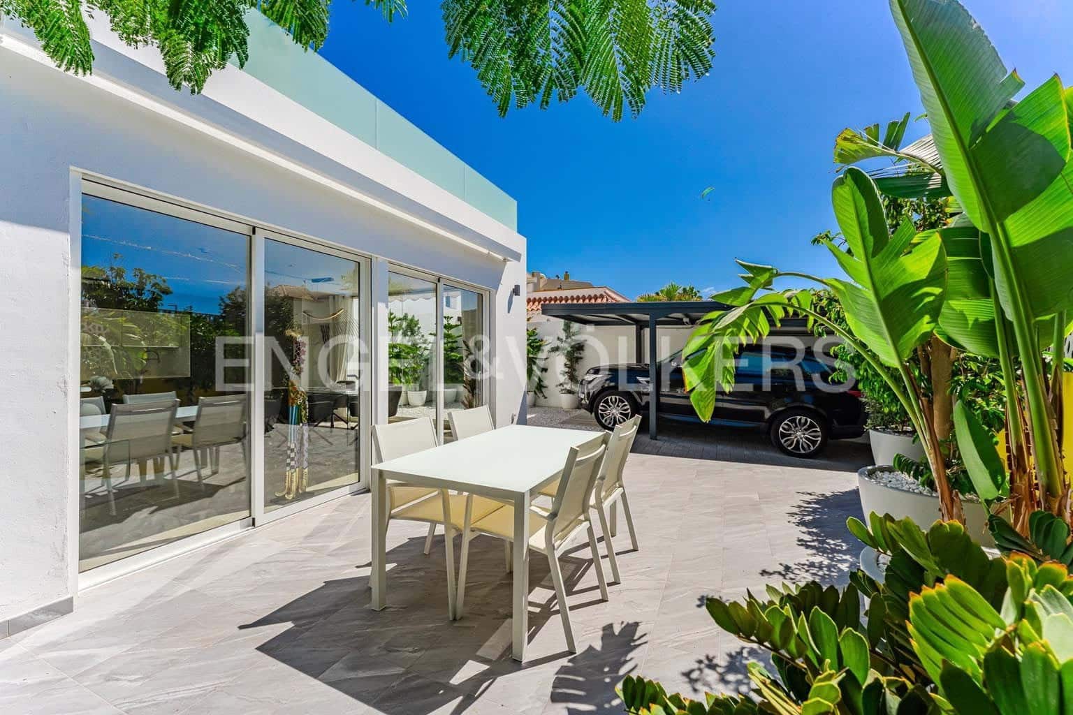 4 soveværelse Villa til salg i La Caleta - € 1.880.000 (Ref: 9301541)