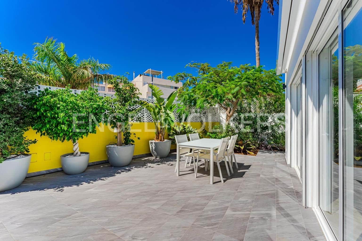 4 soveværelse Villa til salg i La Caleta - € 1.880.000 (Ref: 9301541)