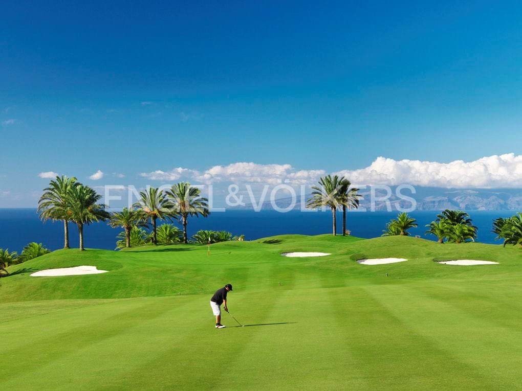 Undeveloped Land for sale in Guia de Isora - € 1,395,000 (Ref: 9301788)