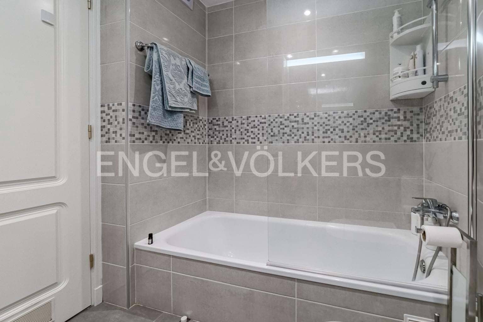 3 soveværelse Lejlighed til salg i El Madronal med swimmingpool - € 499.000 (Ref: 9325640)