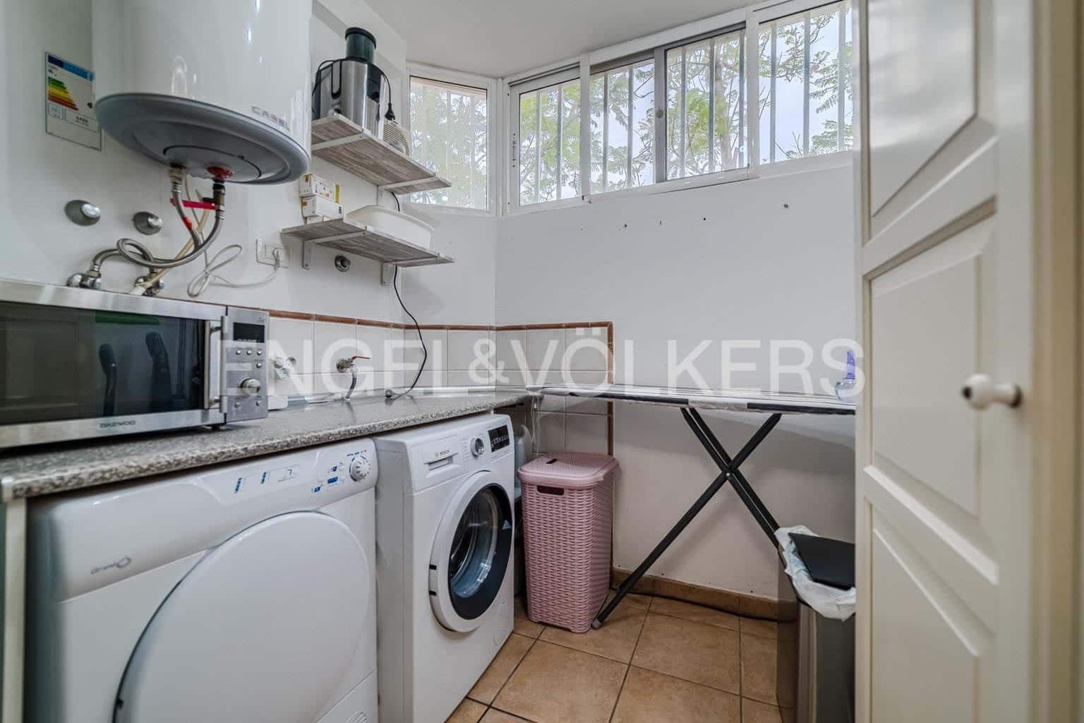 3 soveværelse Lejlighed til salg i El Madronal med swimmingpool - € 499.000 (Ref: 9325640)