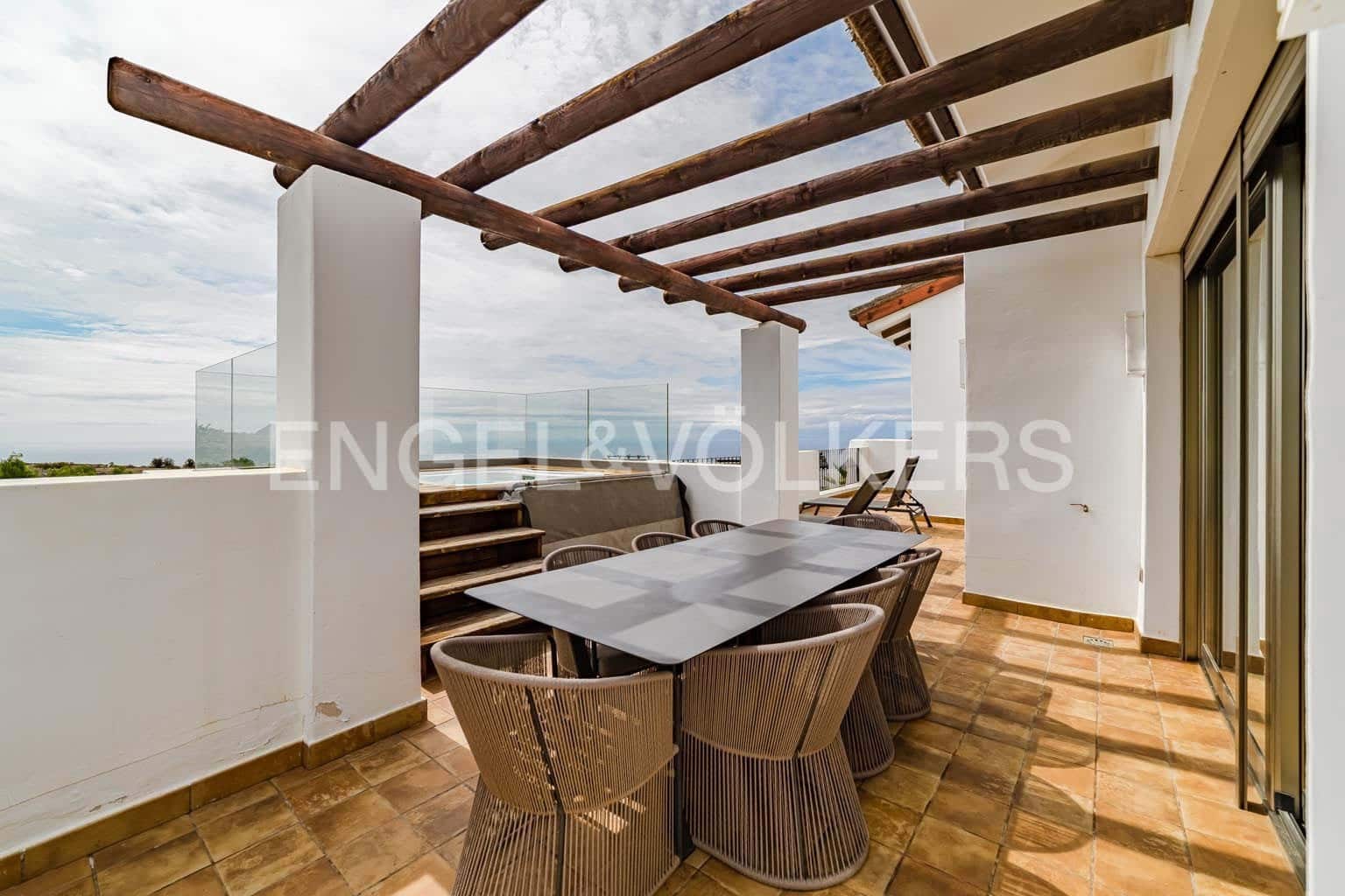 3 sovrum Lägenhet till salu i Guia de Isora med pool - 1 770 000 € (Ref: 9336933)