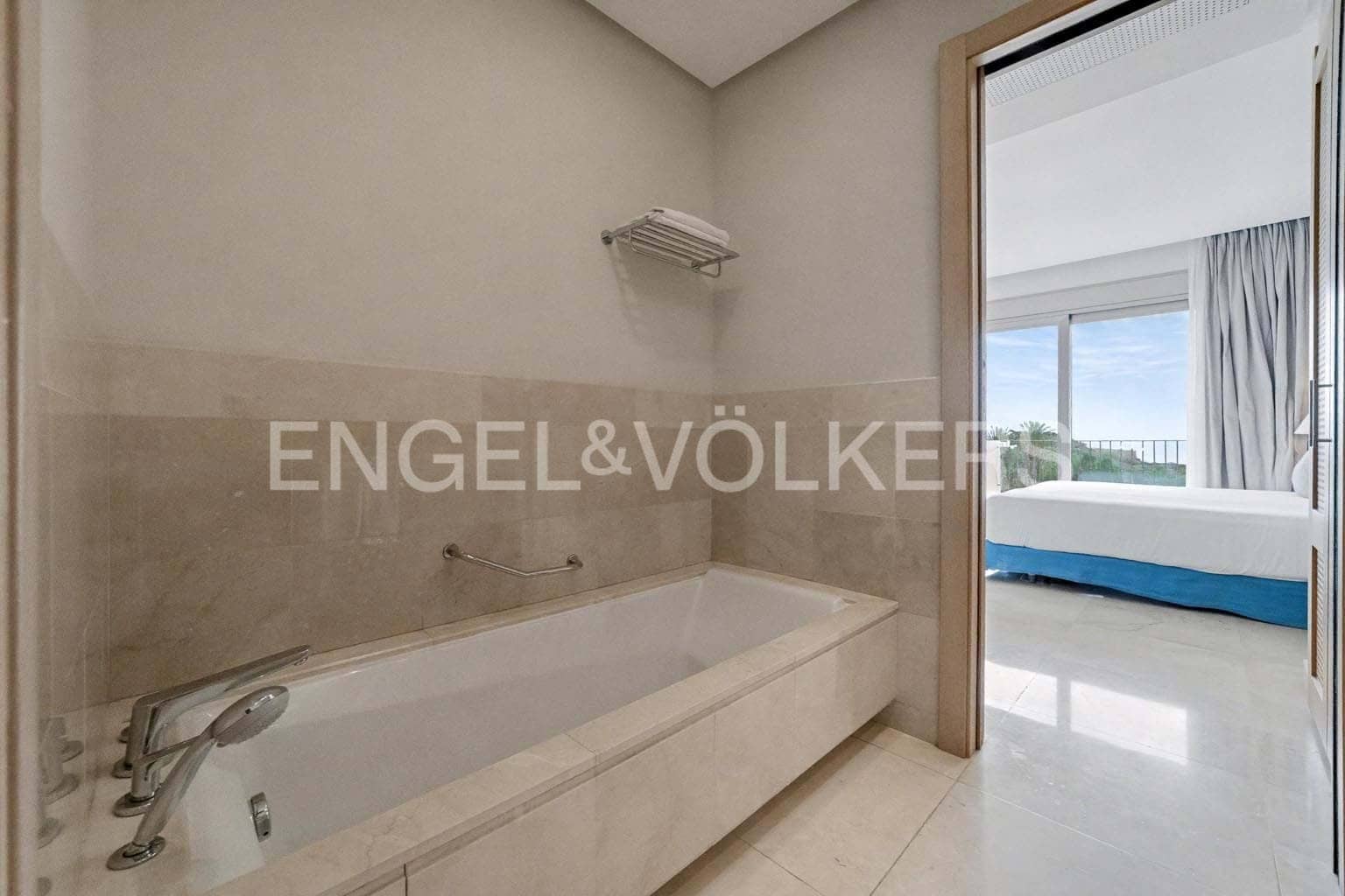 3 sovrum Lägenhet till salu i Guia de Isora med pool - 1 770 000 € (Ref: 9336933)