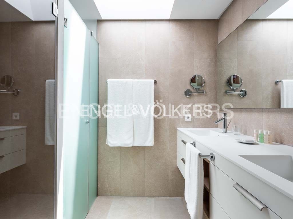 3 bedroom Apartment for sale in Alcala with pool - € 1,686,000 (Ref: 9339199)