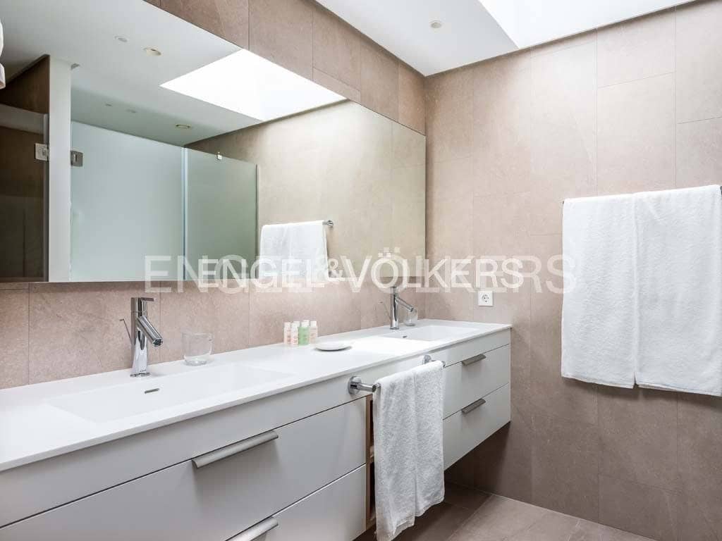 3 bedroom Apartment for sale in Alcala with pool - € 1,686,000 (Ref: 9339199)