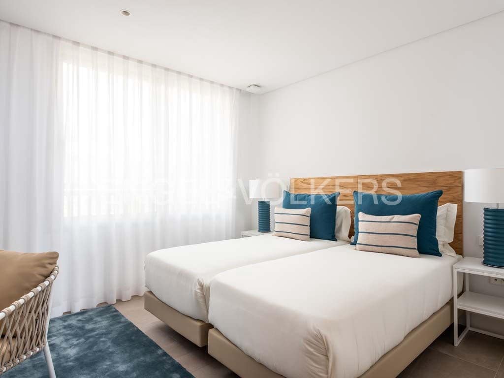 3 bedroom Apartment for sale in Alcala with pool - € 1,686,000 (Ref: 9339199)