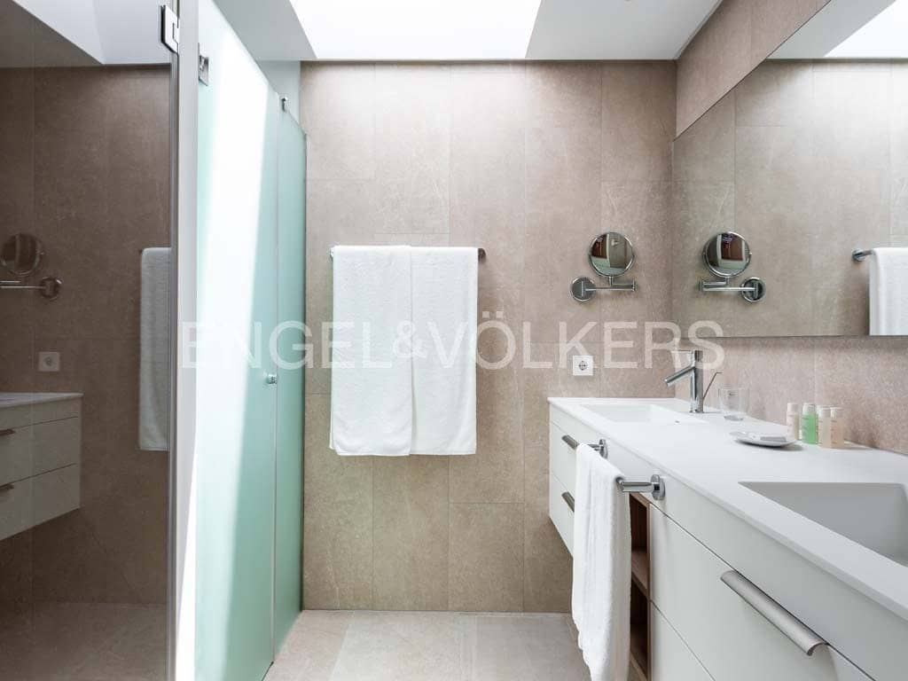 3 bedroom Apartment for sale in Alcala with pool - € 1,686,000 (Ref: 9339199)