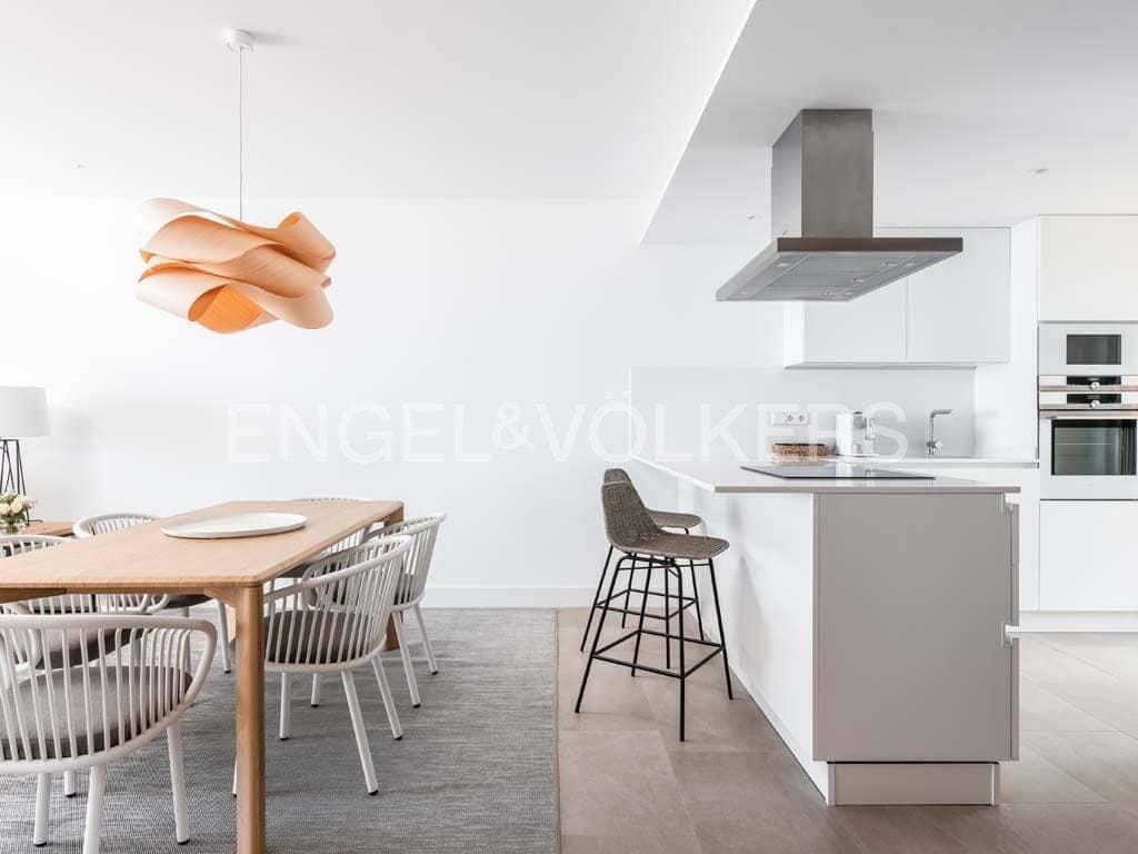 3 bedroom Apartment for sale in Alcala with pool - € 1,686,000 (Ref: 9339199)