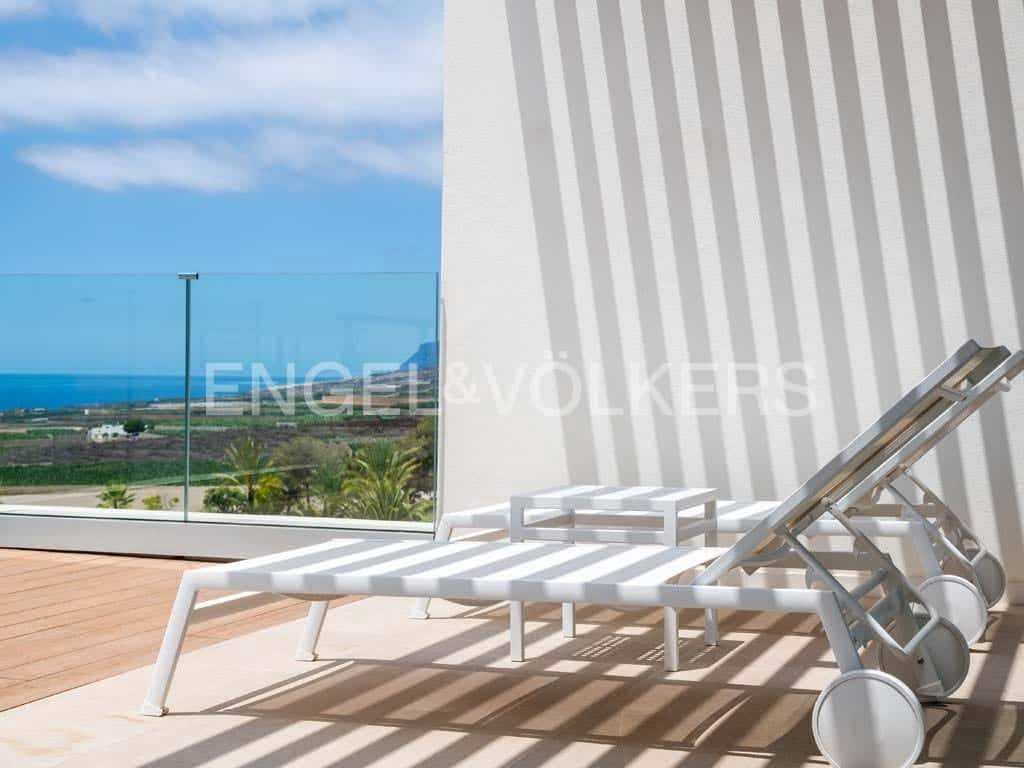 3 bedroom Apartment for sale in Alcala with pool - € 1,686,000 (Ref: 9339199)