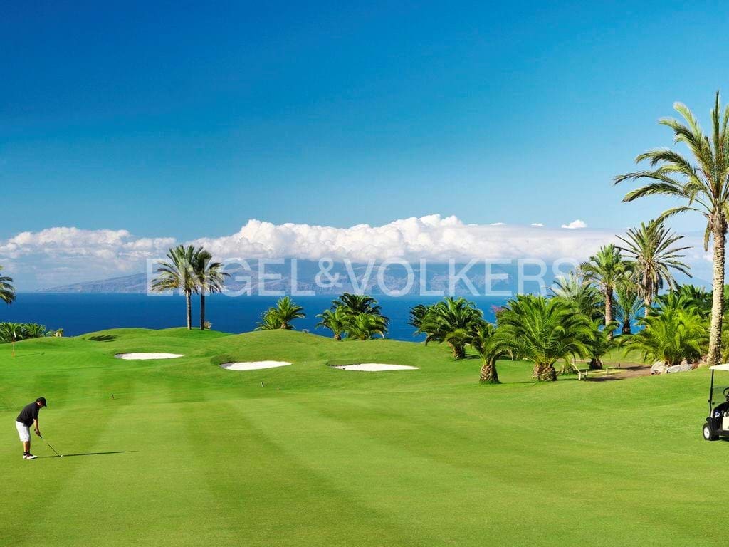 3 bedroom Apartment for sale in Alcala with pool - € 1,686,000 (Ref: 9339199)