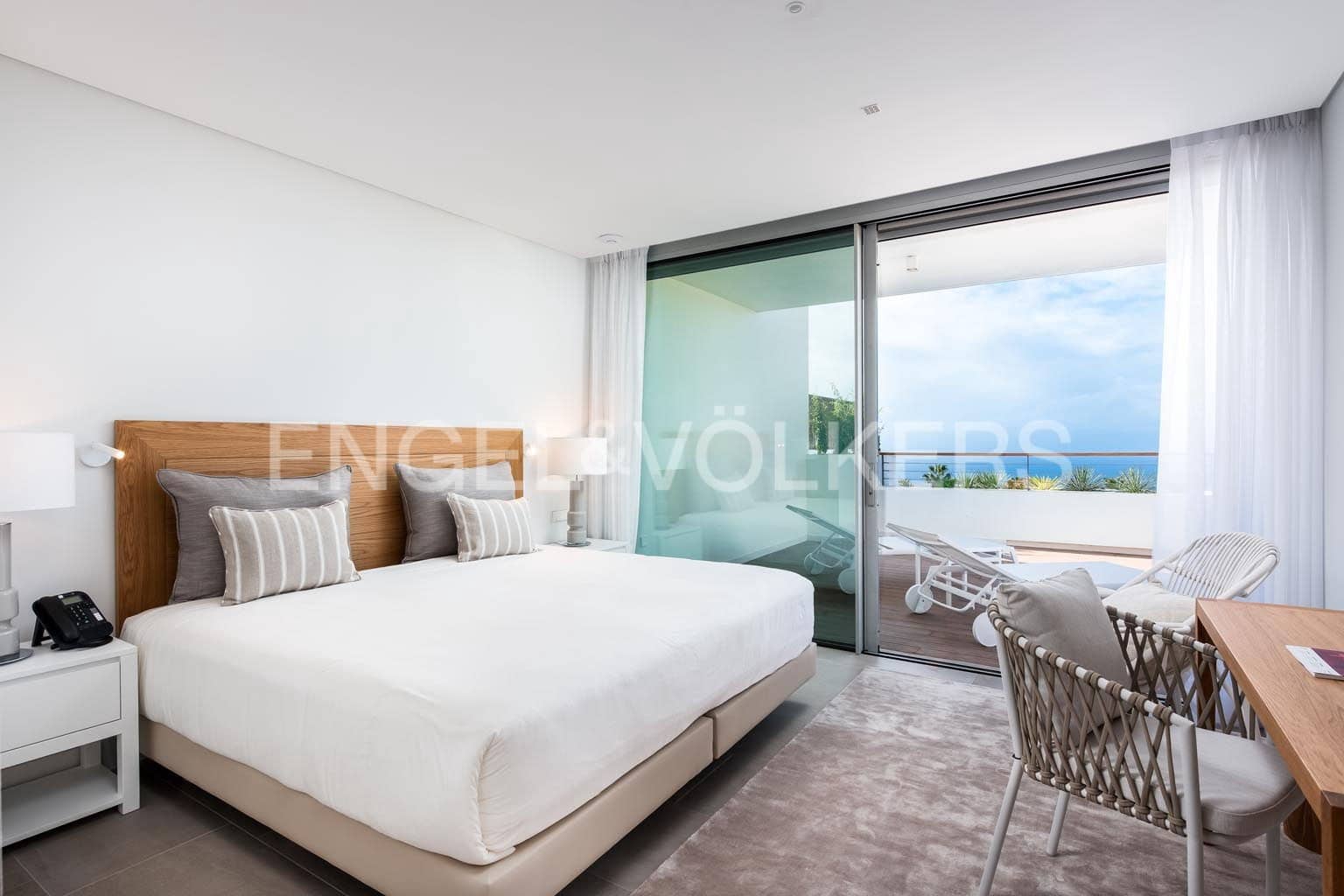 3 bedroom Apartment for sale in Alcala with pool - € 1,895,000 (Ref: 9339199)