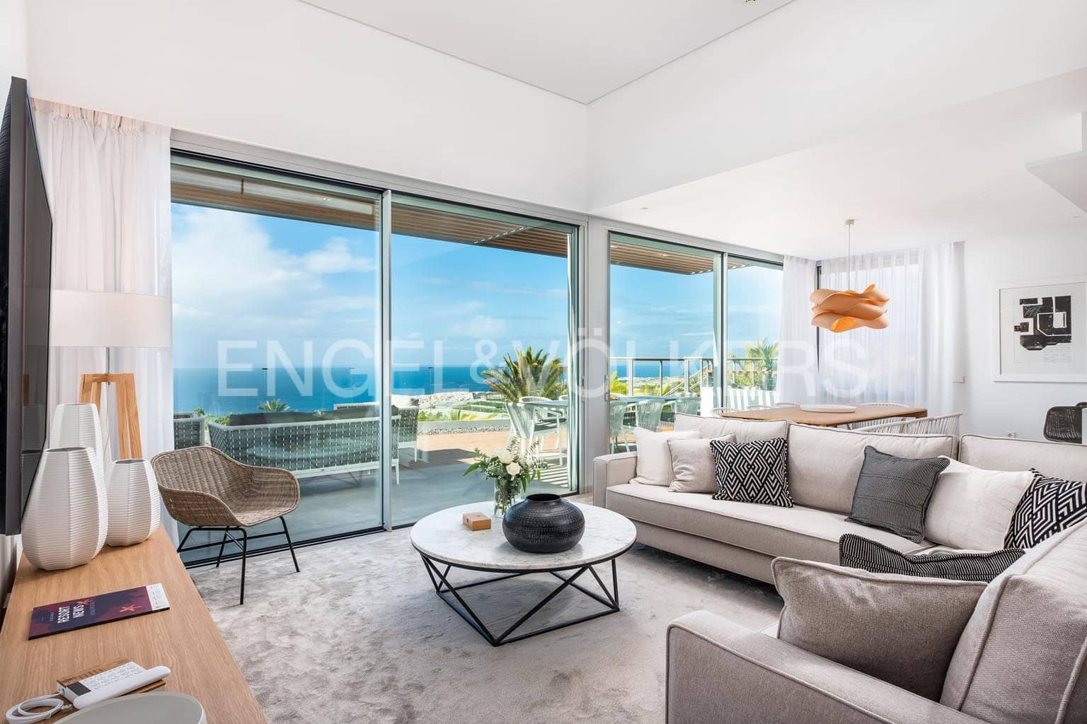 3 bedroom Apartment for sale in Alcala with pool - € 1,895,000 (Ref: 9339199)
