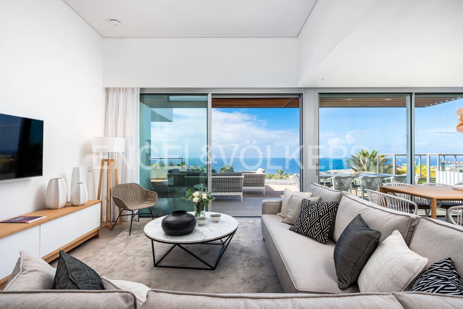 3 bedroom Apartment for sale in Alcala with pool - € 1,895,000 (Ref: 9339199)