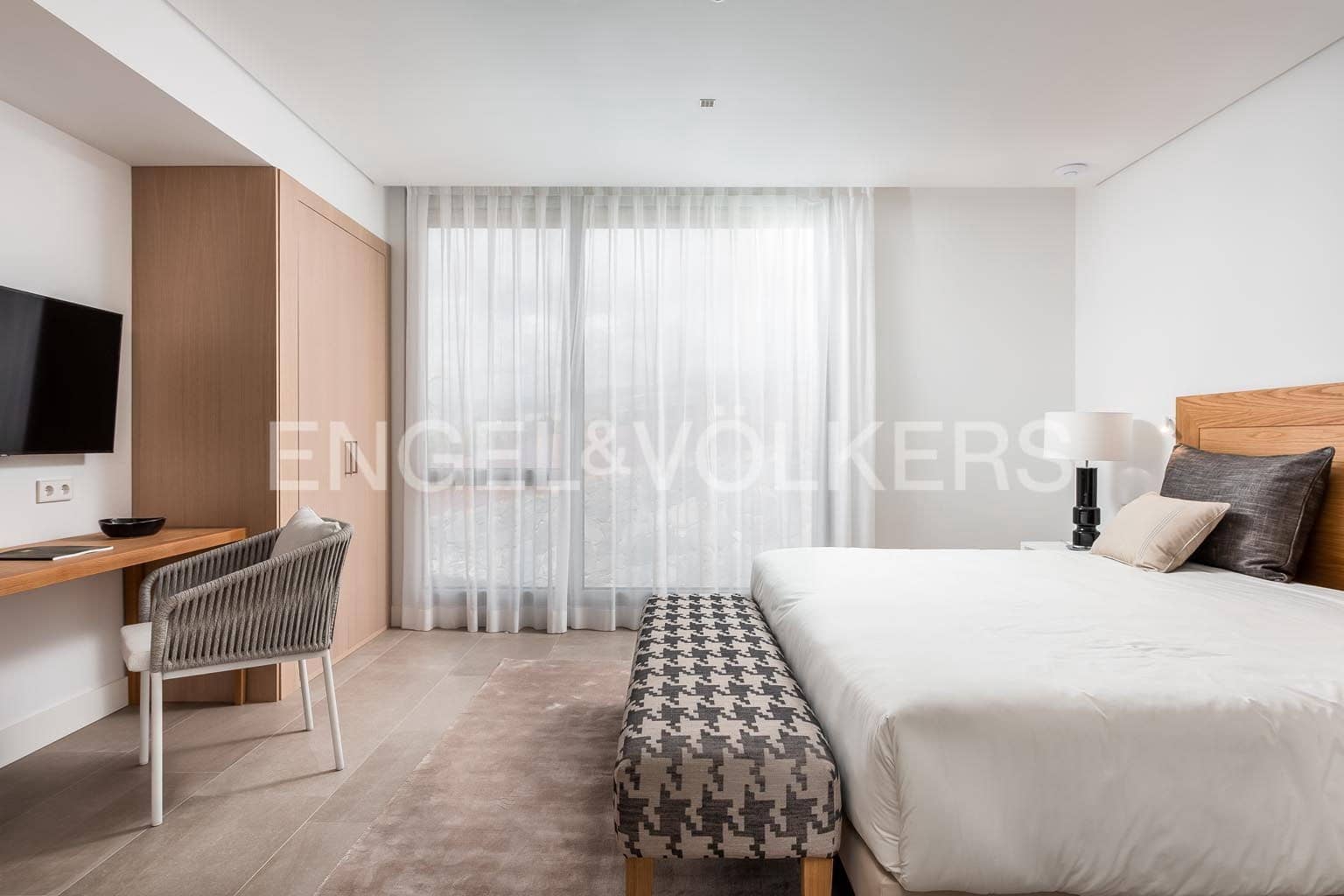 3 bedroom Apartment for sale in Alcala with pool - € 1,895,000 (Ref: 9339199)