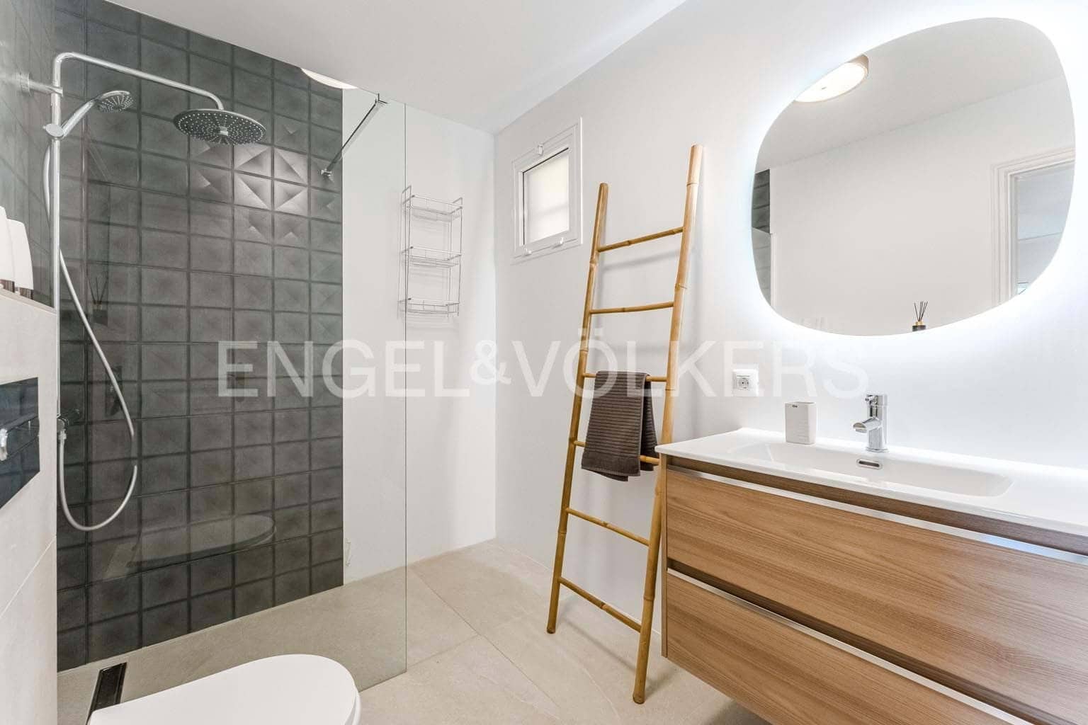 2 sovrum Lägenhet till salu i Guia de Isora med pool - 630 000 € (Ref: 9360481)