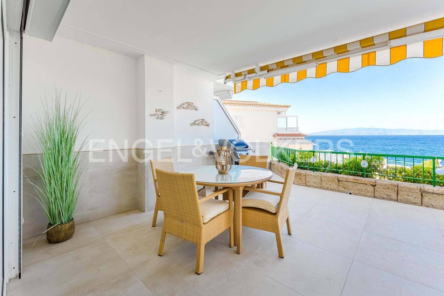 2 sovrum Lägenhet till salu i Guia de Isora med pool - 630 000 € (Ref: 9360481)