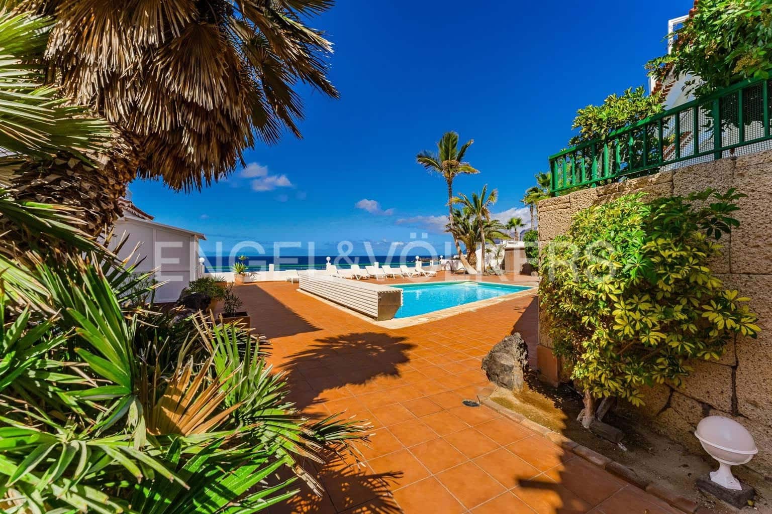 2 sovrum Lägenhet till salu i Guia de Isora med pool - 630 000 € (Ref: 9360481)