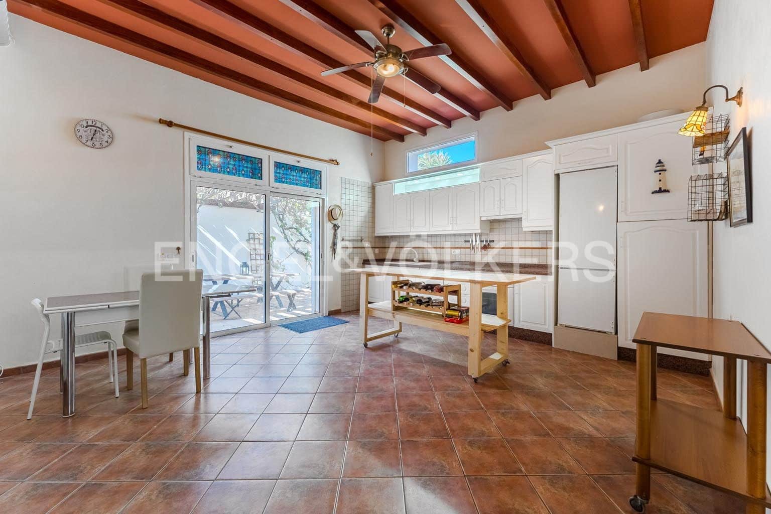 6 bedroom Villa for sale in Santiago del Teide with garage - € 690,000 (Ref: 9362826)