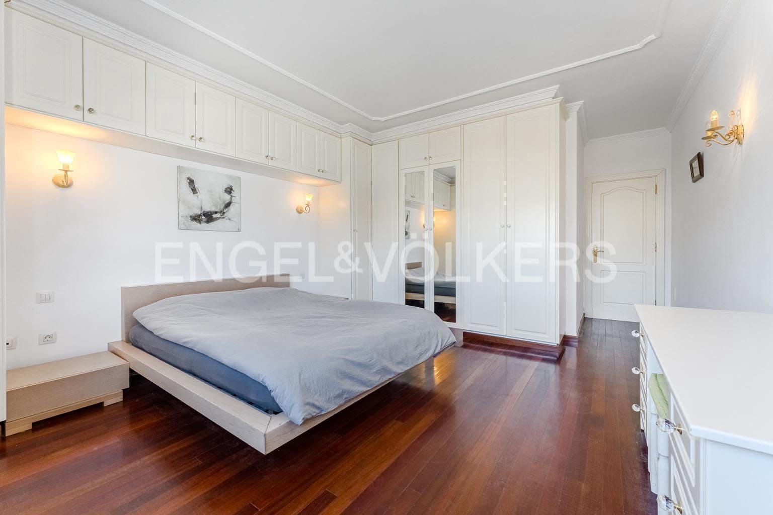 6 bedroom Villa for sale in Santiago del Teide with garage - € 690,000 (Ref: 9362826)